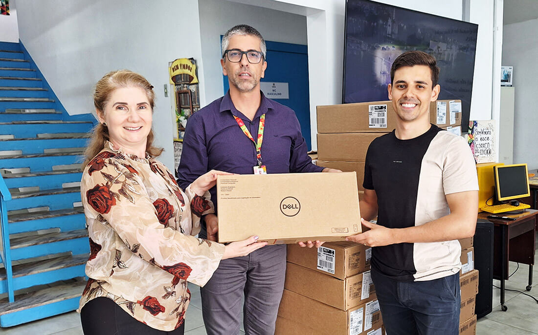 Capa Escola Estadual Venina Palma recebe novos computadores em Palmeira das Missões
