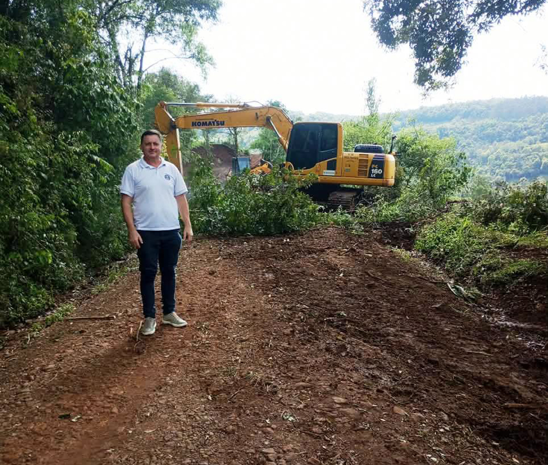 Capa Prefeitura de Três Passos executa melhorias em estradas do interior do município