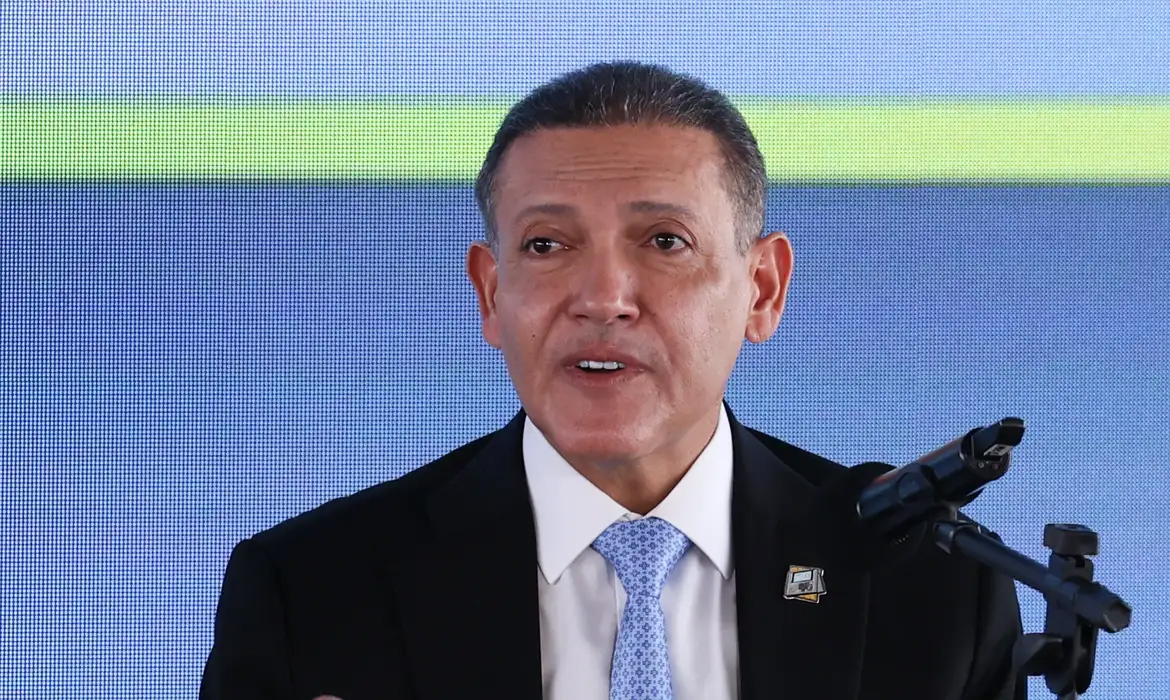 Capa Presidente do TSE projeta divulgação do resultado das eleições até 21h deste domingo