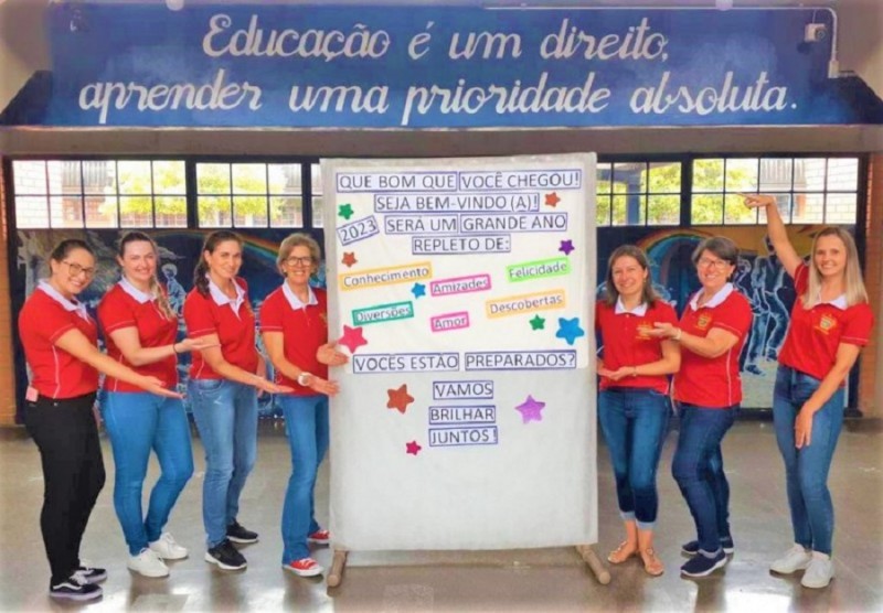 Capa Mais de 780 mil alunos iniciam hoje ano letivo na rede estadual