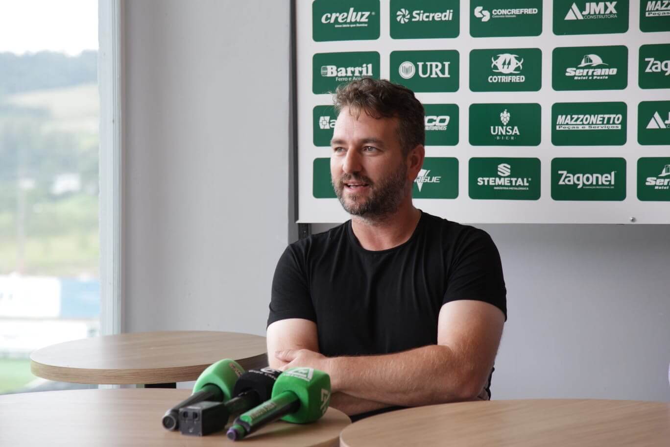 Capa Jailson Zatta será mantido como técnico do União Frederiquense