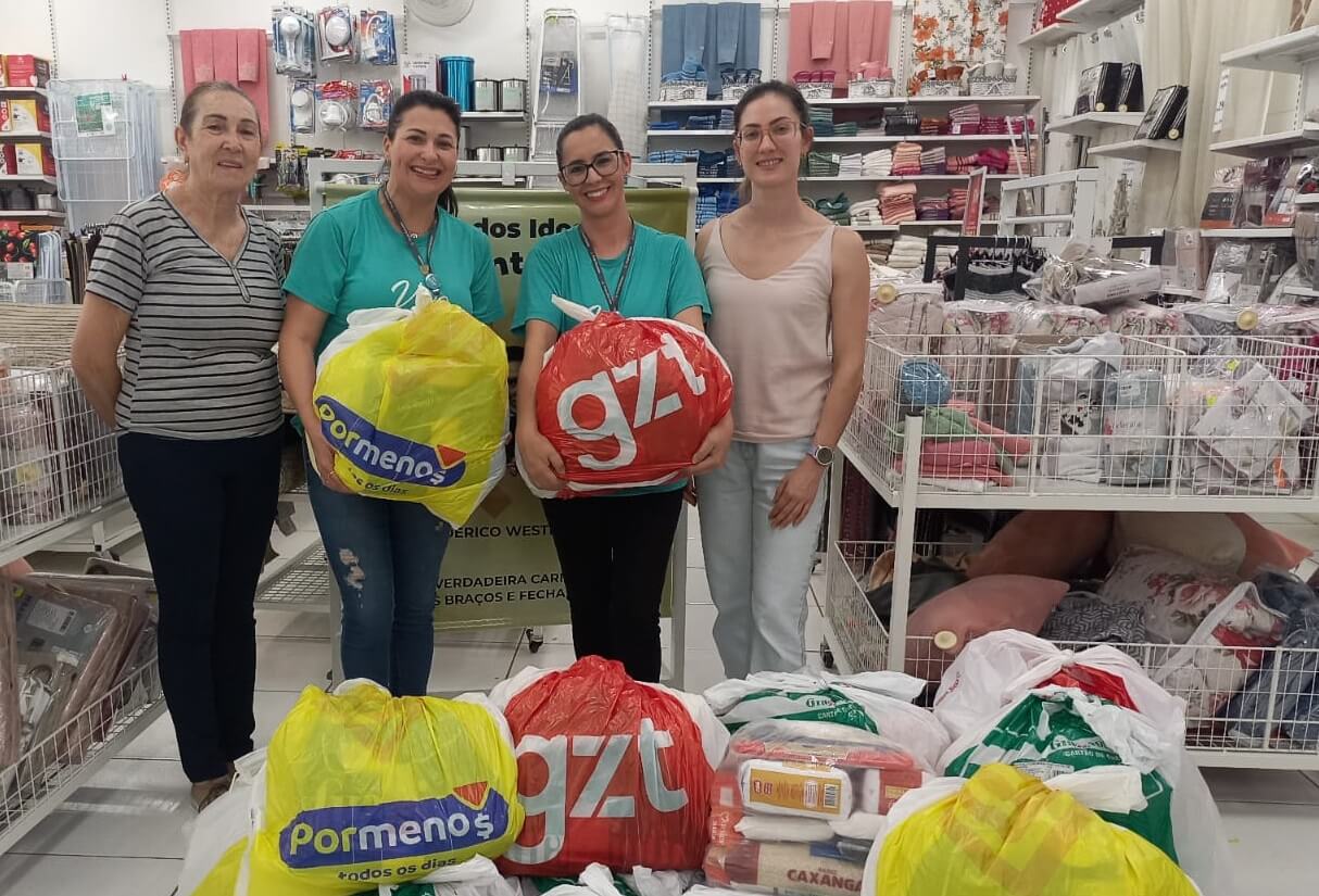 Capa Grupo Grazziotin entrega 80 cestas básicas ao Lar dos Idosos