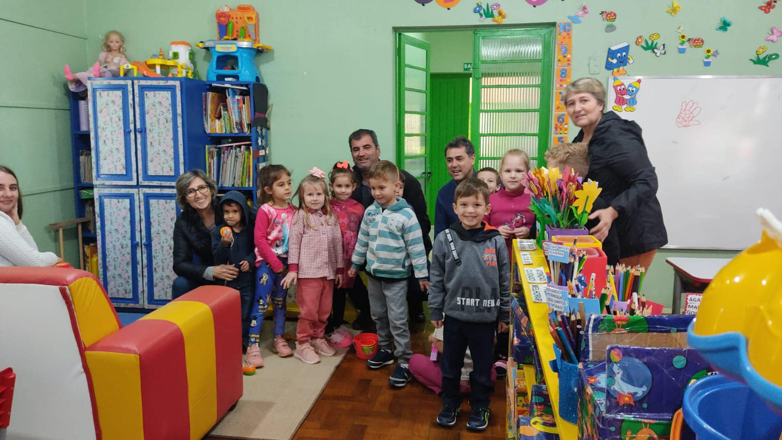 Capa Caiçara: prefeito e vice visitam escolas municipais