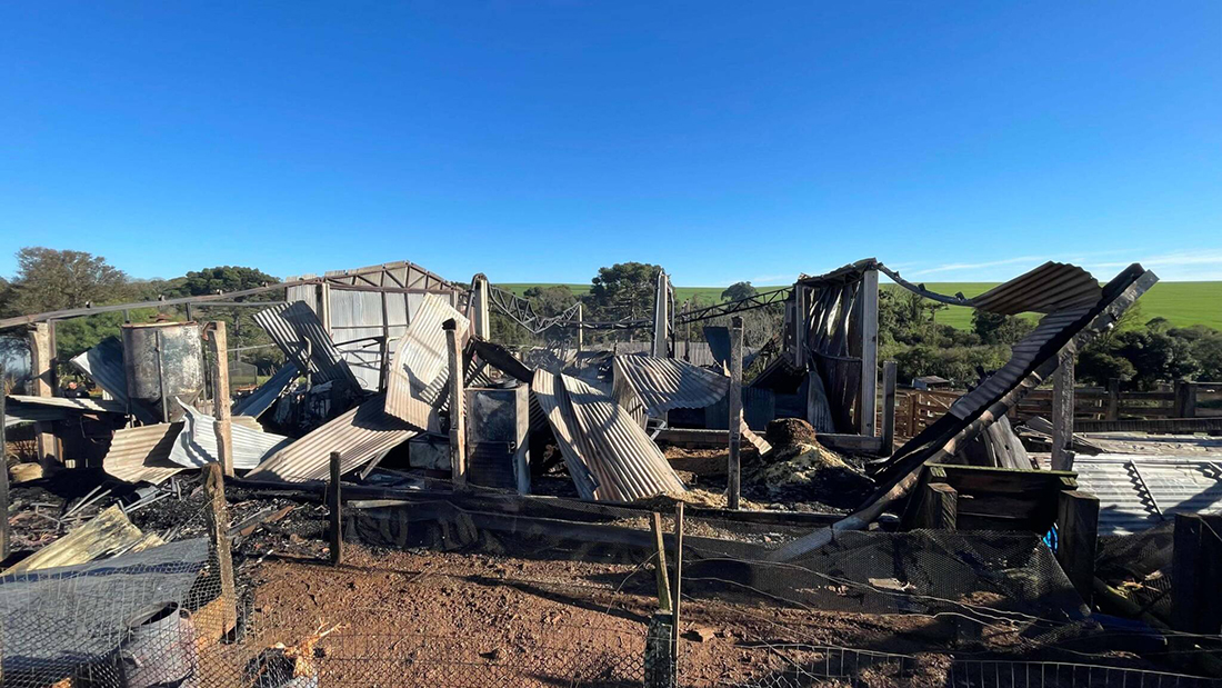 Capa Incêndio destrói galpão e causa prejuízo de R$ 1 milhão em Ronda Alta
