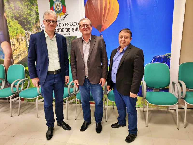 Capa Administração de Palmeira realiza reunião na Secretaria de Turismo