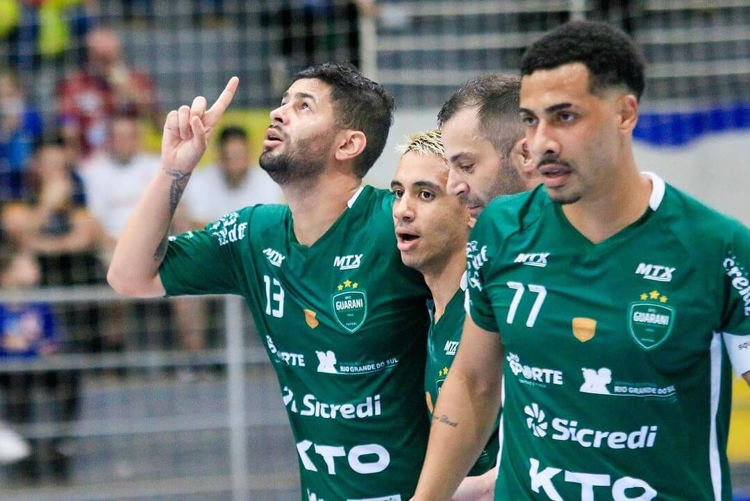Capa Guarani larga com vantagem nas quartas de final da Copa dos Pampas