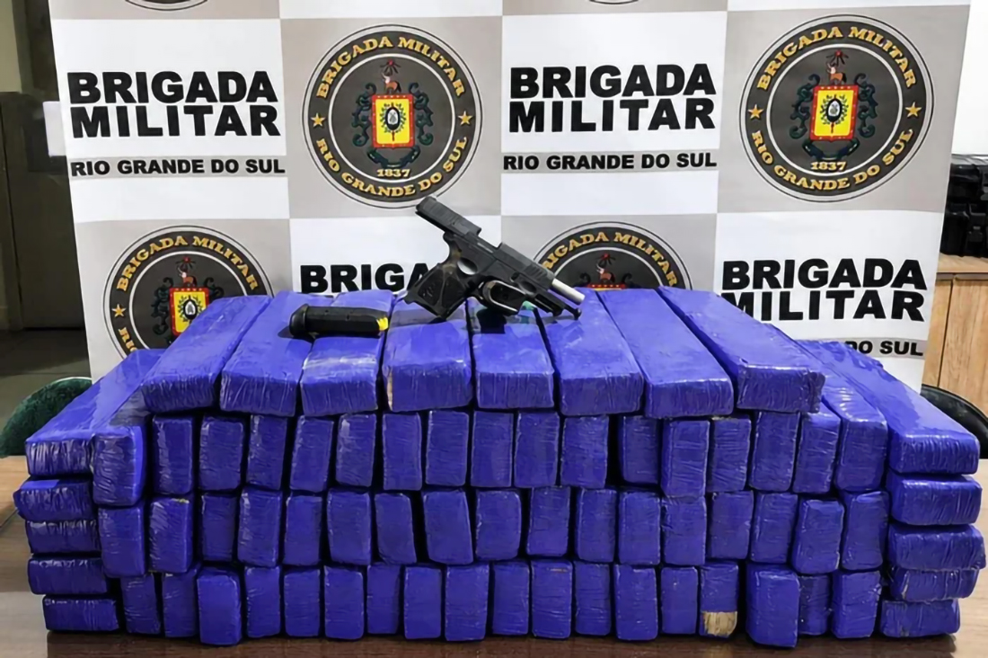 Capa Mulher é presa com mais de 50 quilos de maconha e arma em Cruz Alta