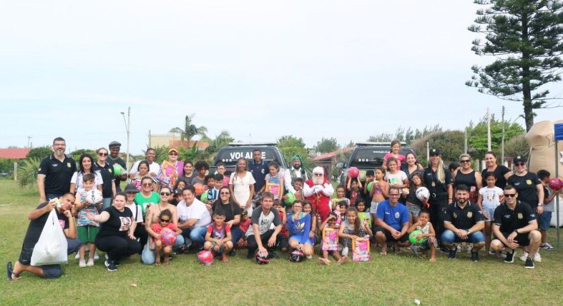 Capa Polícia Civil promove Natal Solidário em Pinhal