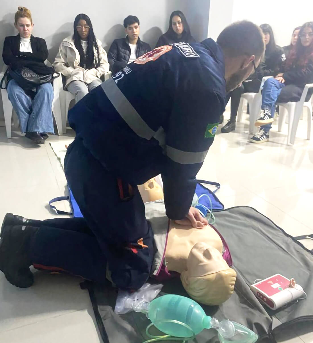 Capa Enfermagem e Biomedicina da URI realizam aula prática junto ao Samu