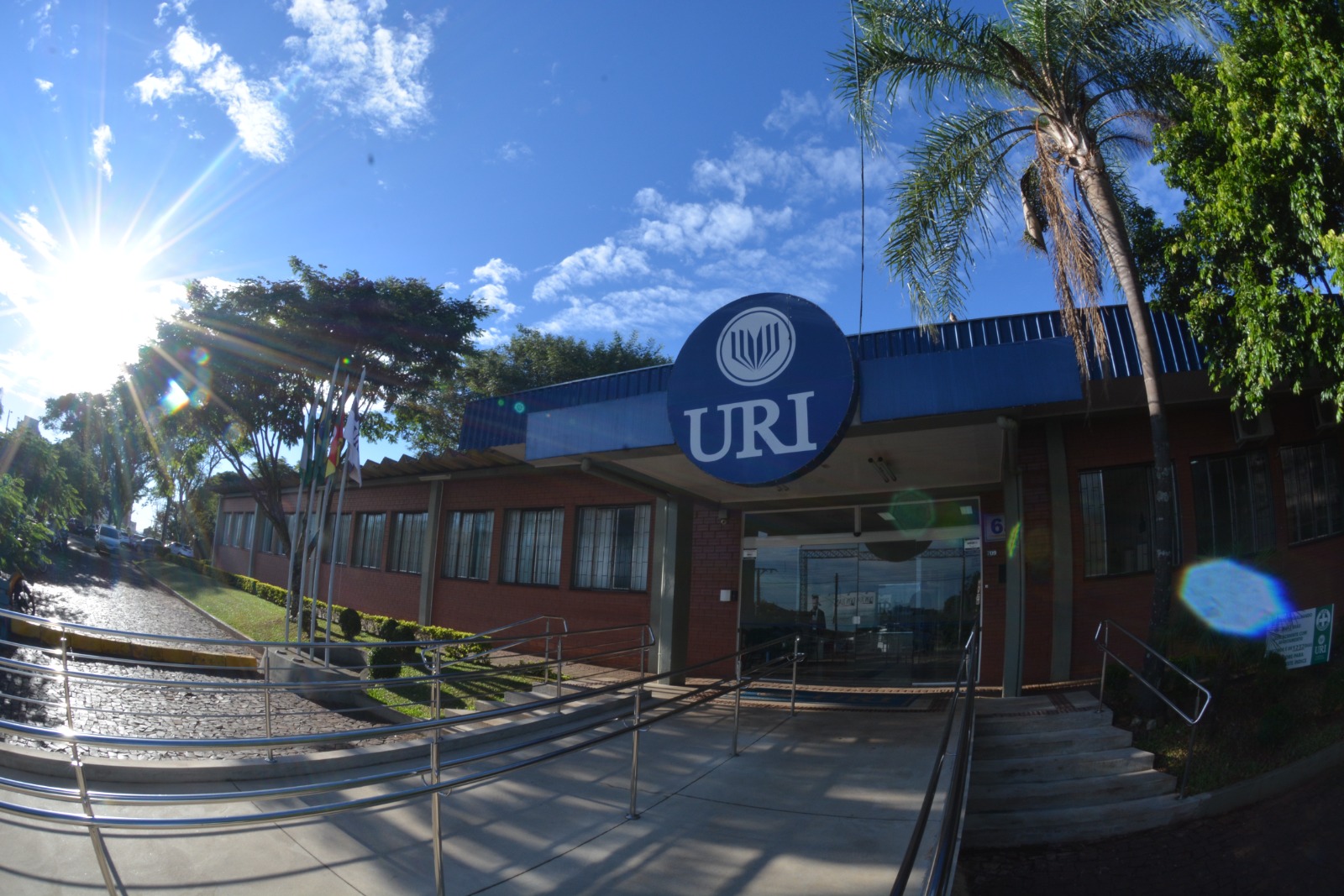 Capa Cursos da URI/FW são avaliados com boas notas no Enade 2021