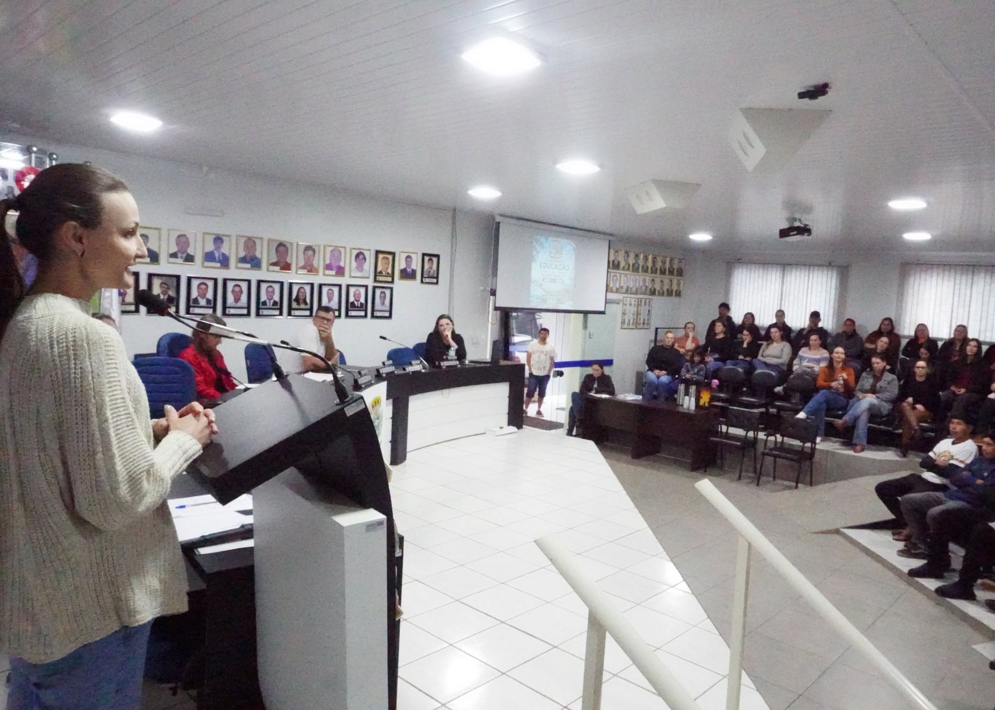 Capa Rio dos Índios debate novas diretrizes para a educação no município
