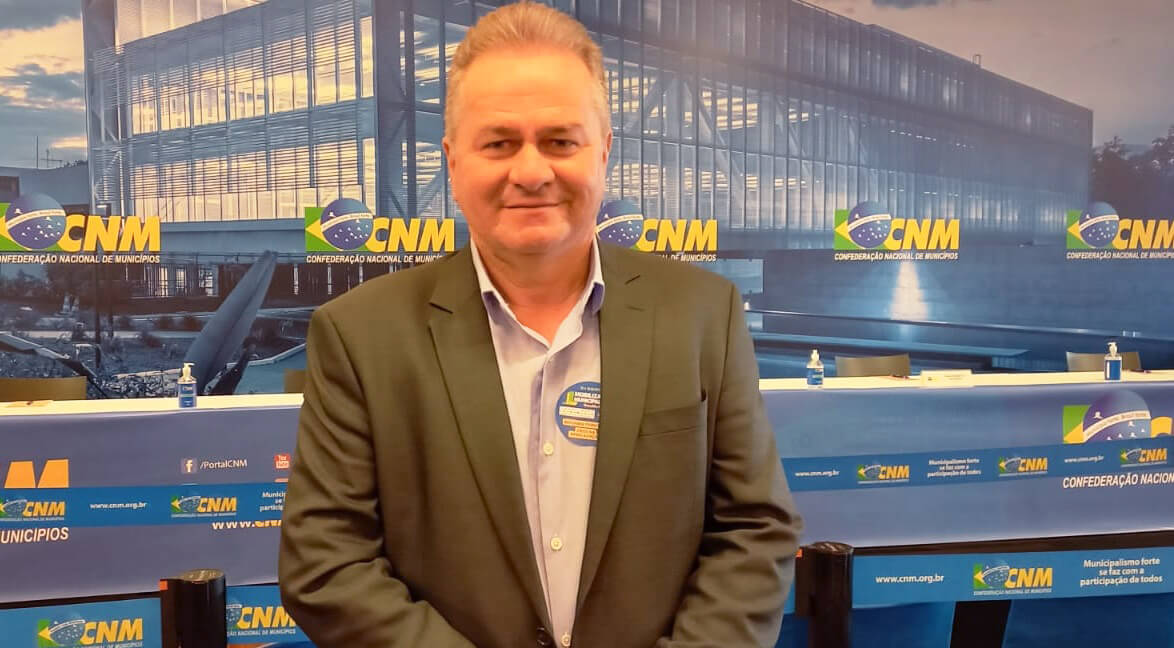 Capa Vice-presidente de Pinhal participa de mobilização municipalista em Brasília
