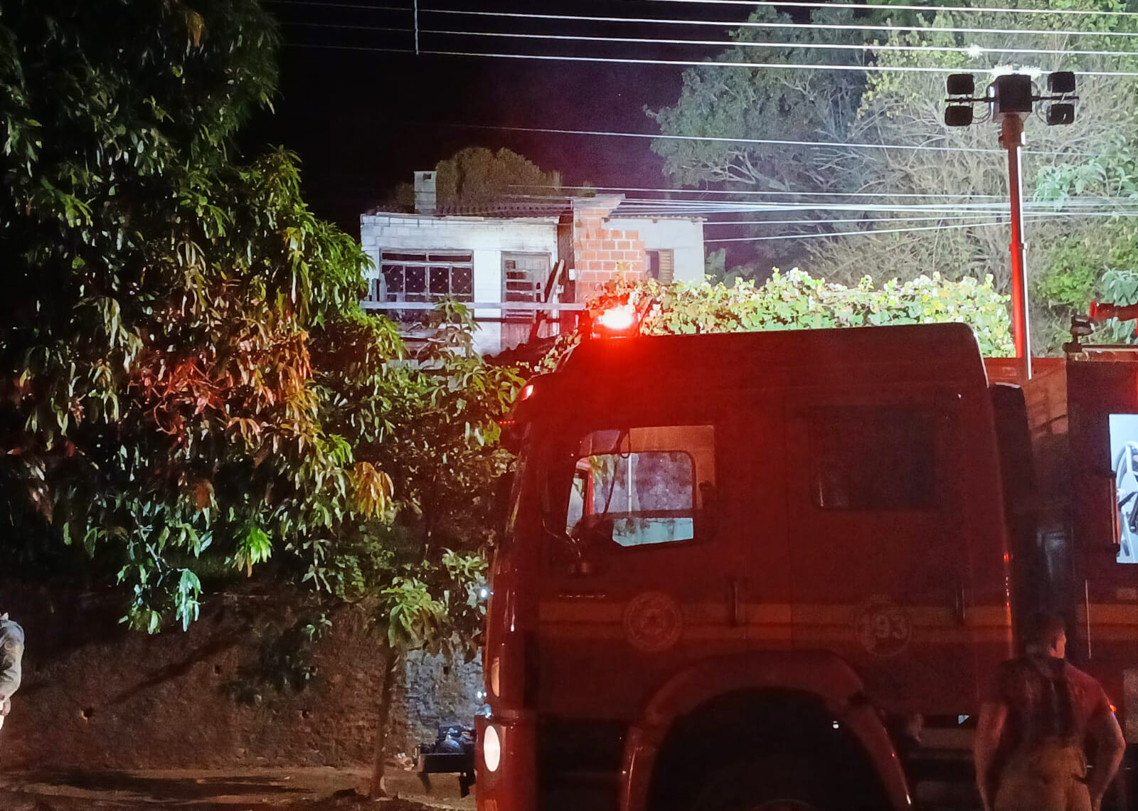 Capa Incêndio destrói residência de dois pavimentos no centro de Três Passos