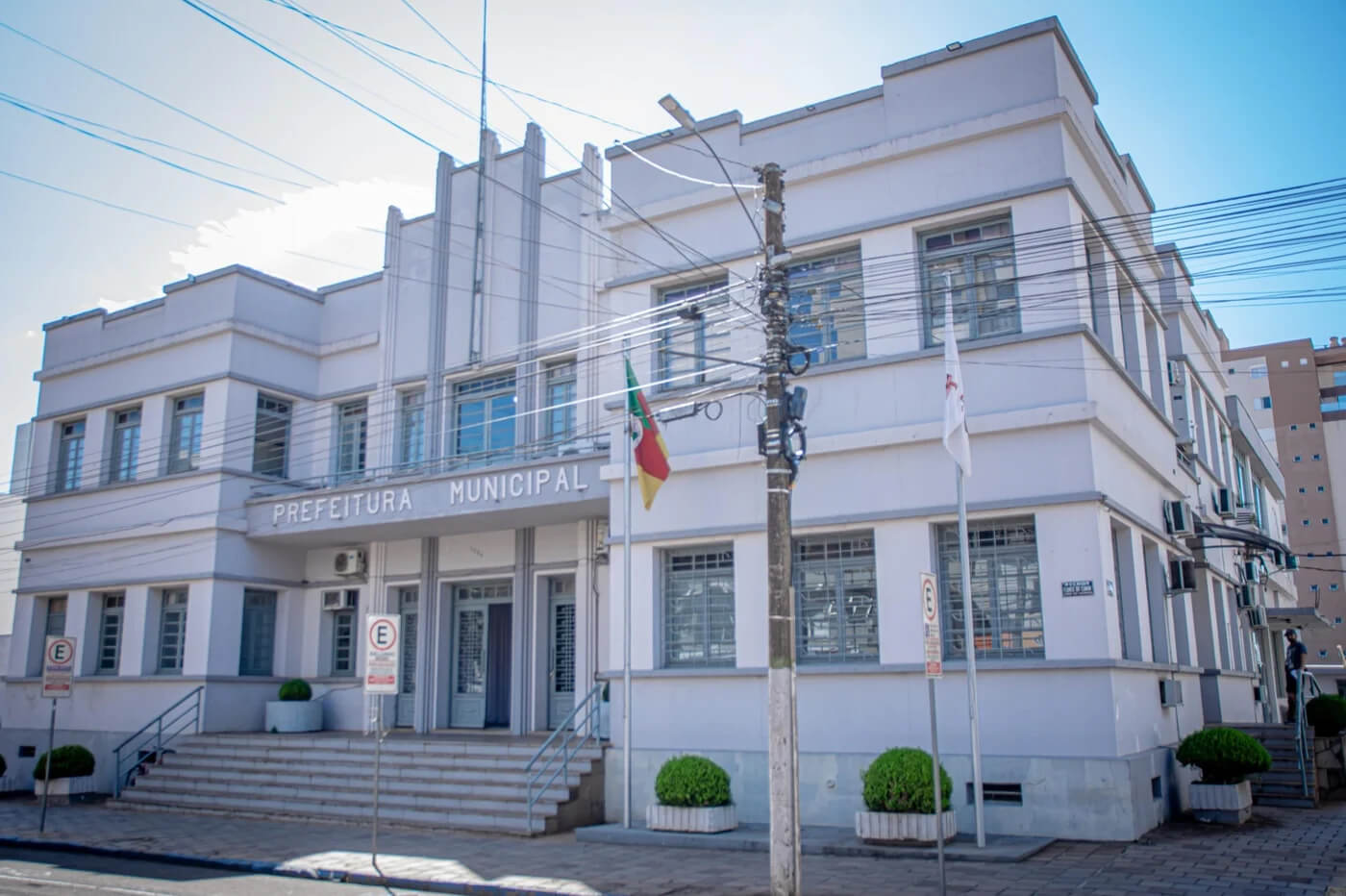 Capa Criminosos fingem ser policiais e aplicam golpes em unidades de saúde de Carazinho