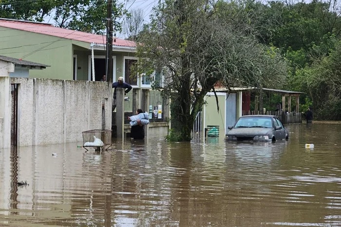 Capa Sobe para 34 o número de municípios que relataram estragos causados pela chuva no RS
