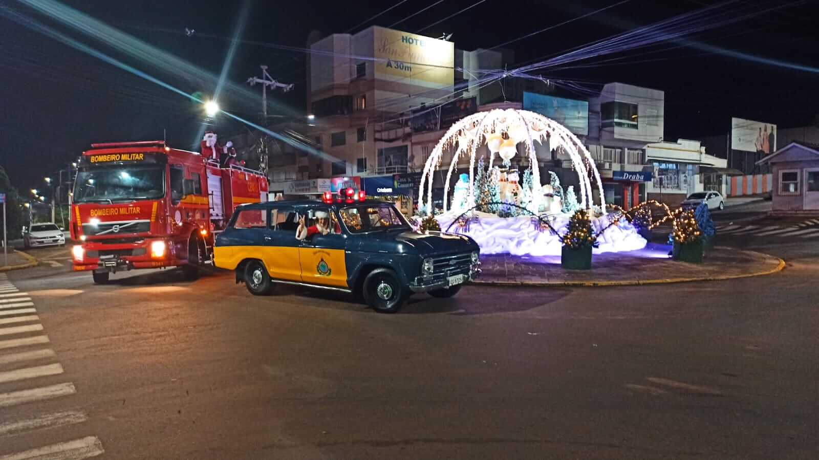 Capa PRF participa da abertura do Natal Luz de Sarandi
