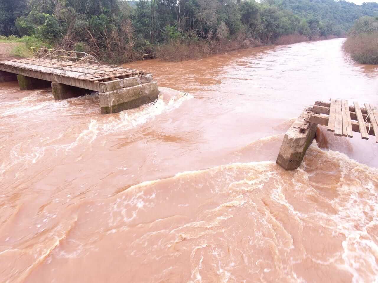 Capa Nova ponte será construída para substituir travessia destruída pela enchente entre Três Passos e Tenente Portela
