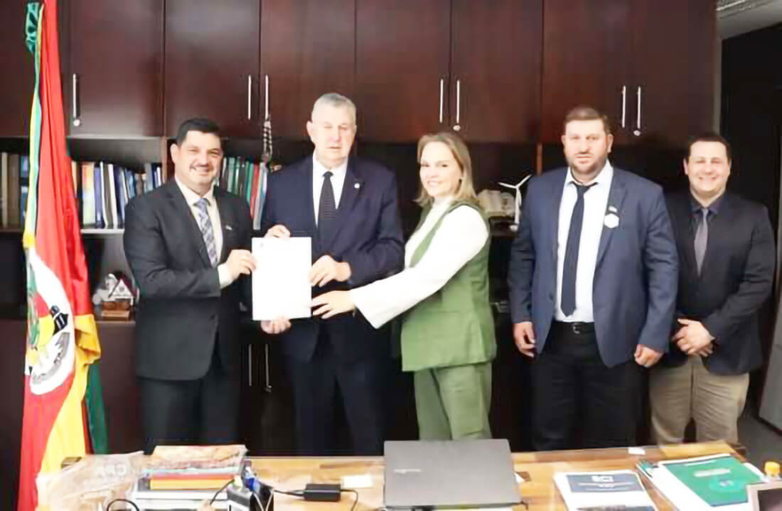 Capa Comitiva de Ronda Alta se reúne com Senador Luis Carlos Heinze em Brasília