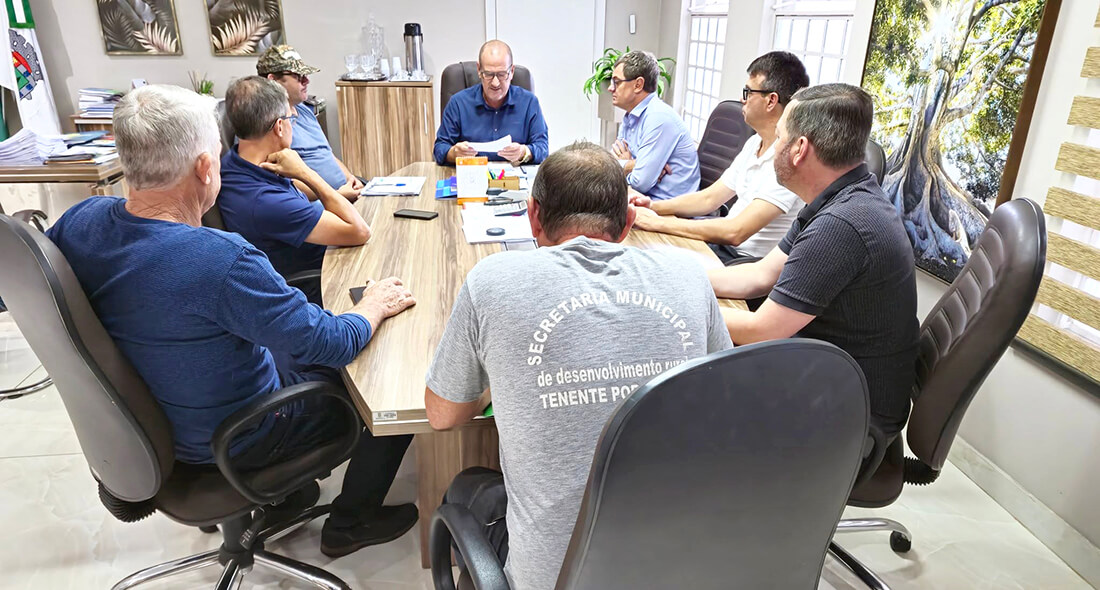 Capa Prefeito Rosemar Sala discute ampliação do setor aviário com empreendedores em Tenente Portela