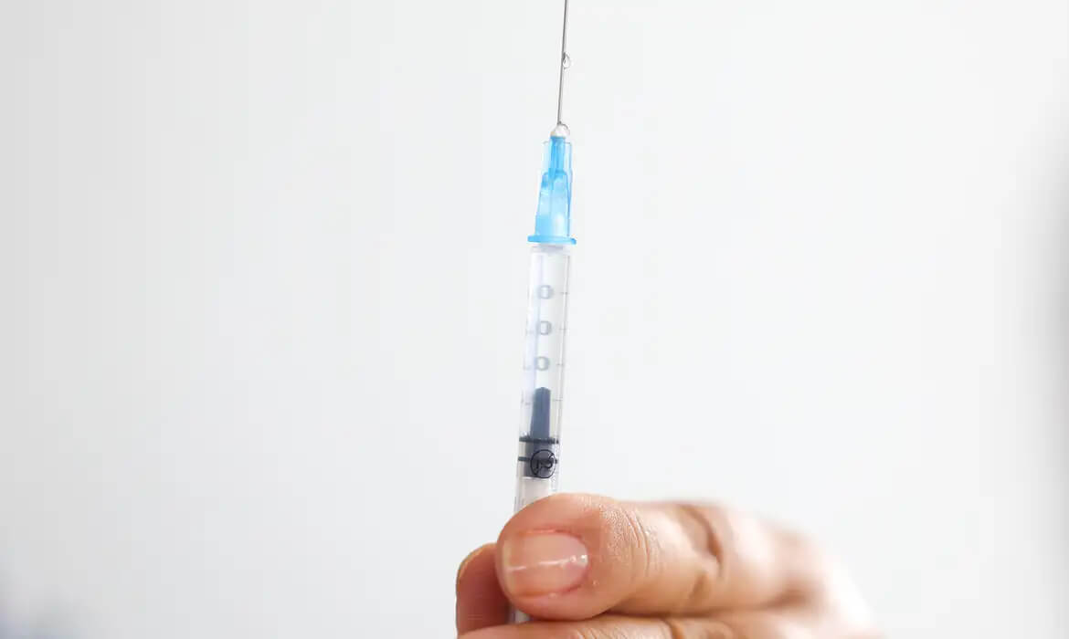 Capa Vacinação contra gripe deve ocorrer antes do inverno, alerta governo