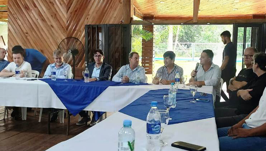 Capa Comitiva de Três Passos e região trata da ponte entre Tiradentes do Sul a El Soberbio