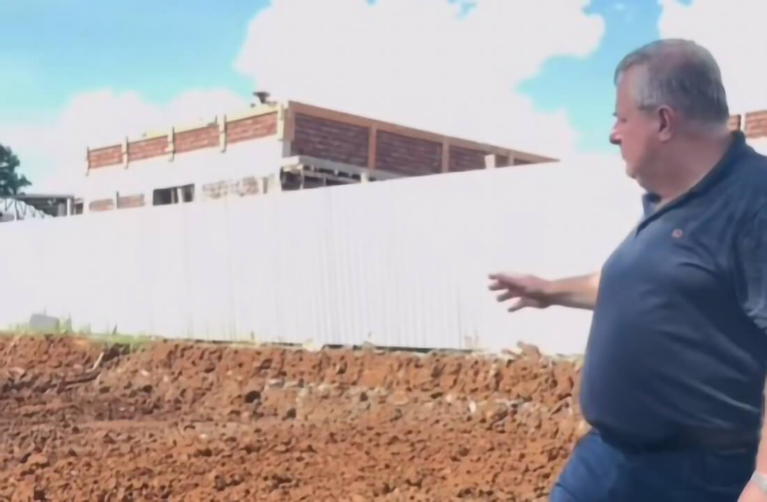 Capa Administração de Palmitinho vistoria obras de nova UBS e Centro de Referência de Assistência Social