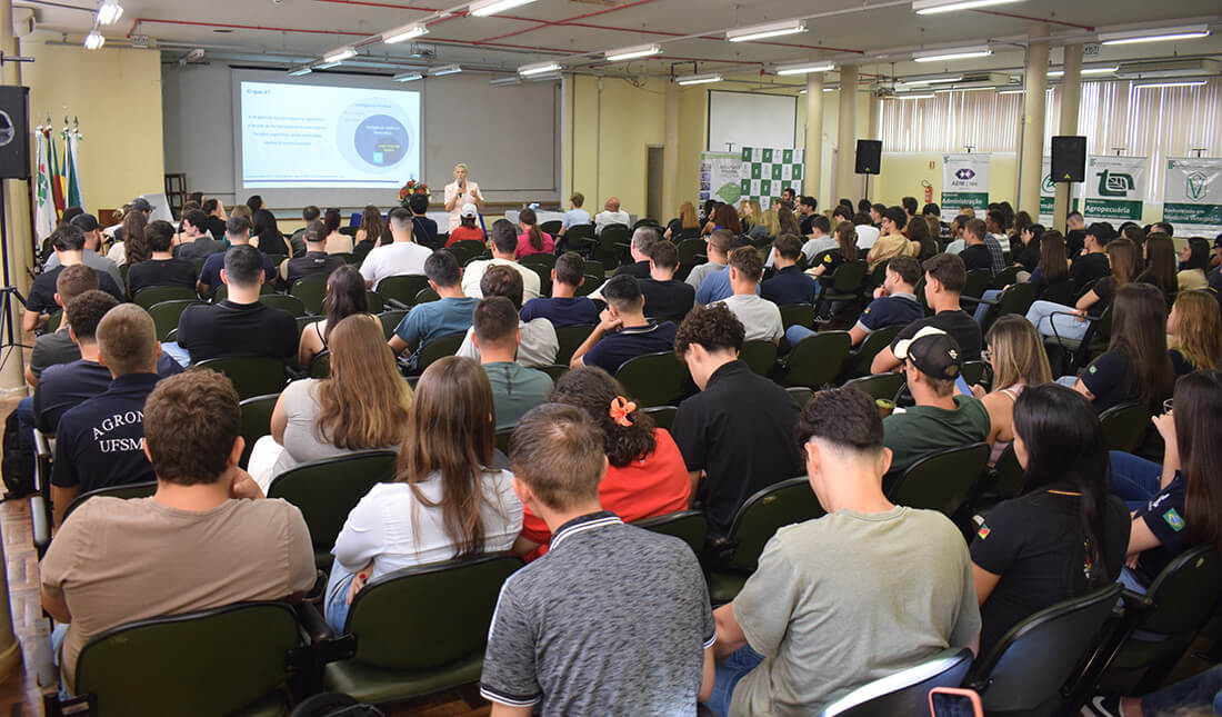 Capa UFSM/FW realiza Recepção Estudantil 2026/01 com programação de acolhimento e integração para estudantes