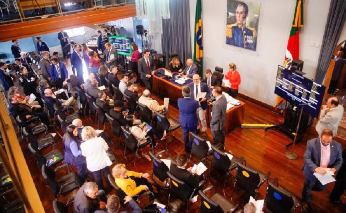 Capa Assembleia aprova contratação emergencial de professores na rede pública do RS