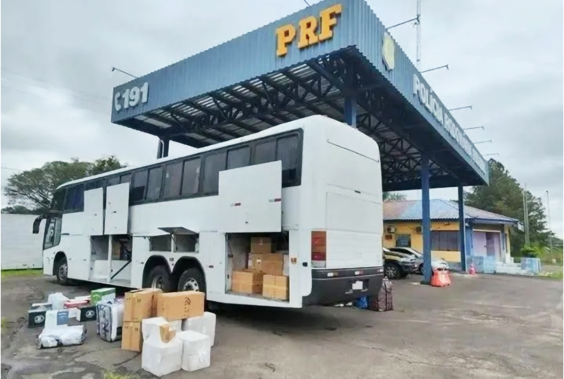 Capa Motorista natural de Constantina é preso e passageiros são detidos em abordagem a ônibus de turismo
