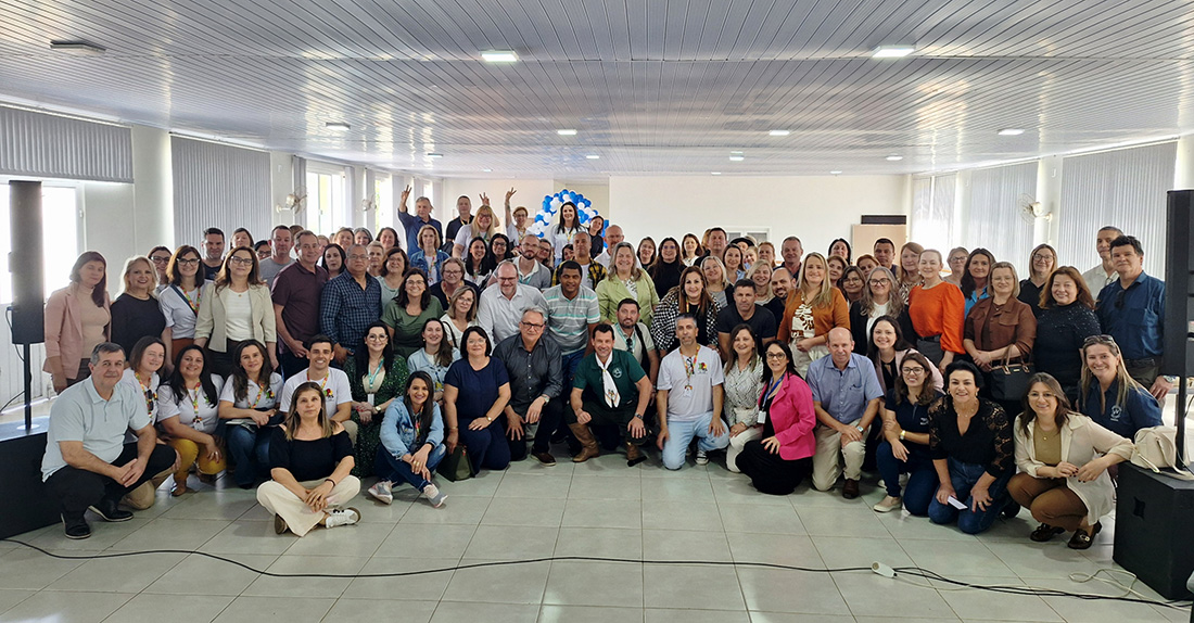 Capa 20ª CRE reúne diretores em Iraí para discutir a educação da região