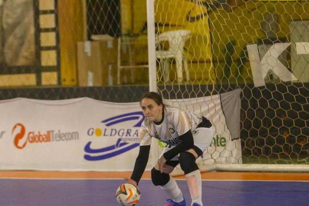 Capa Gabi Dallabrida Costa brilha na Série Prata do Futsal Feminino