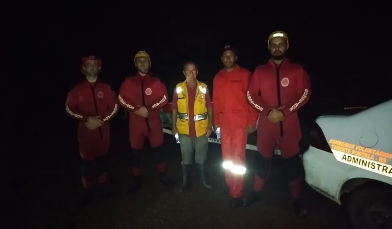 Capa Bombeiros Voluntários de Tenente Portela resgatam família ilhada em Redentora