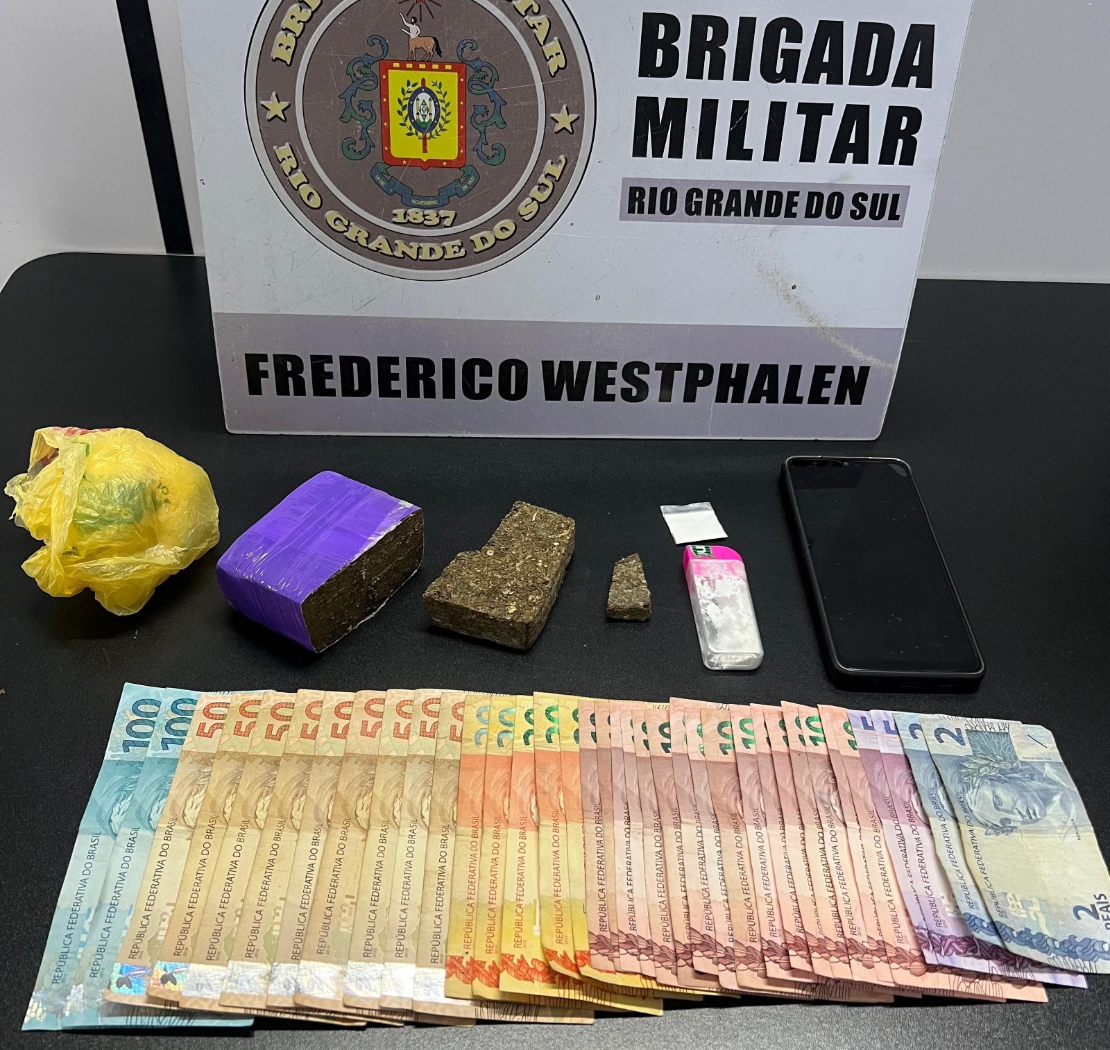 Capa Brigada Militar prende homem por tráfico de drogas em Frederico Westphalen