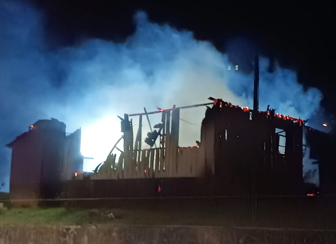 Capa Gestante de oito meses e sua família perderam tudo em incêndio em Três Passos