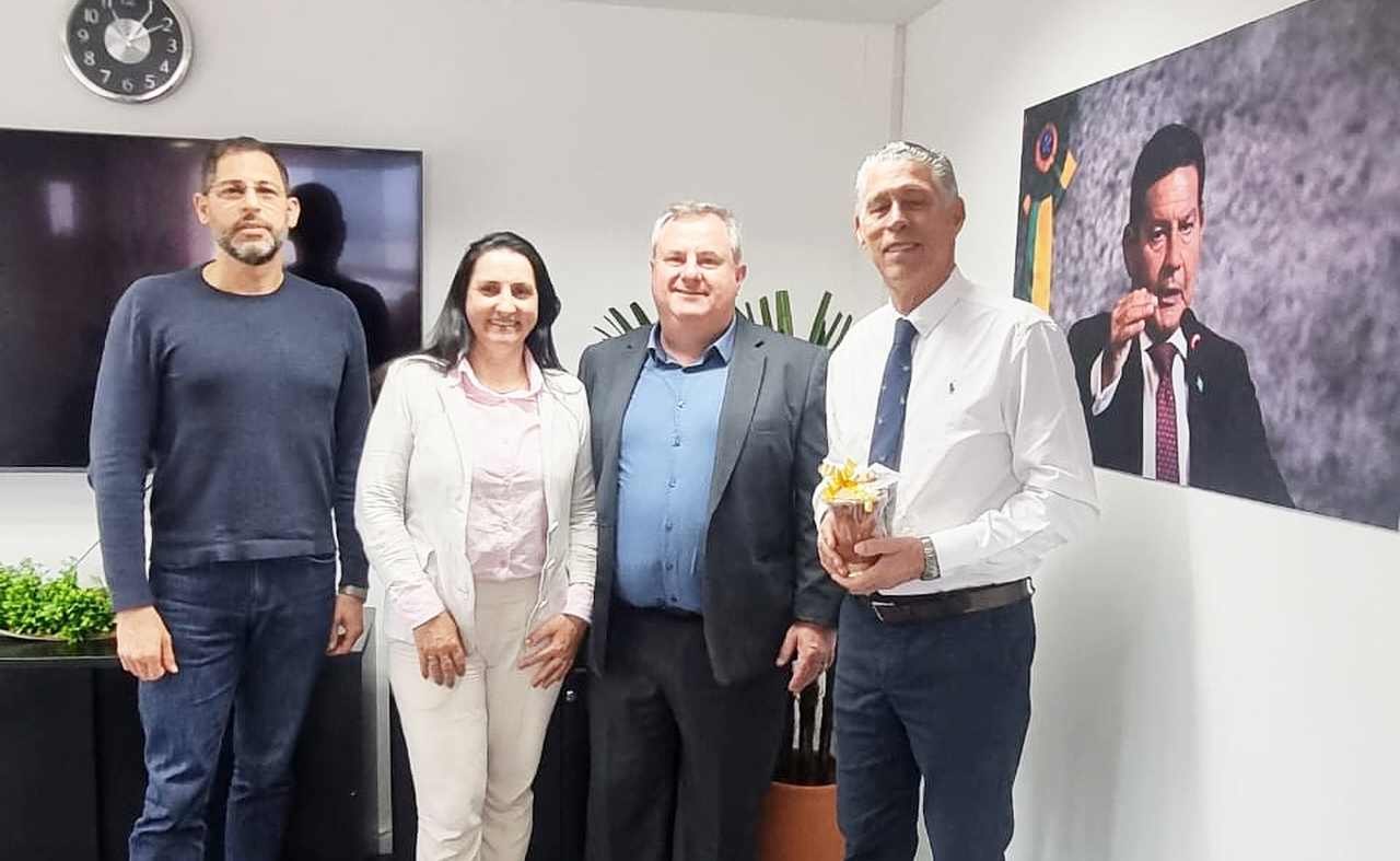Capa Prefeito de Palmitinho busca apoio para construção de Centro Geriátrico em reunião na Capital