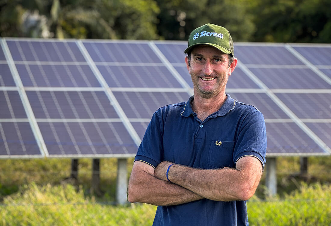 Capa Sicredi Conexão impulsiona sustentabilidade e redução de custos no campo com energia solar