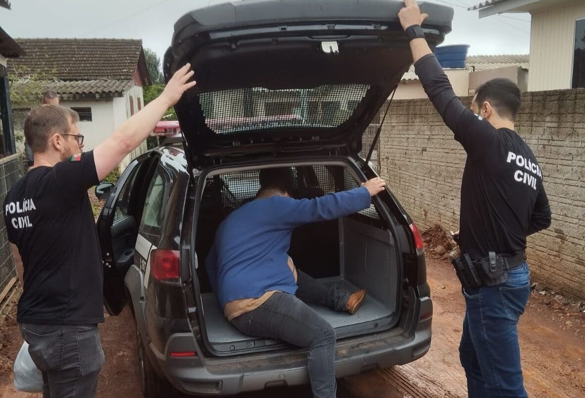 Capa Polícia Civil efetua prisões preventivas de seis suspeitos envolvidos em homicídio em frente à Assistência Social de FW
