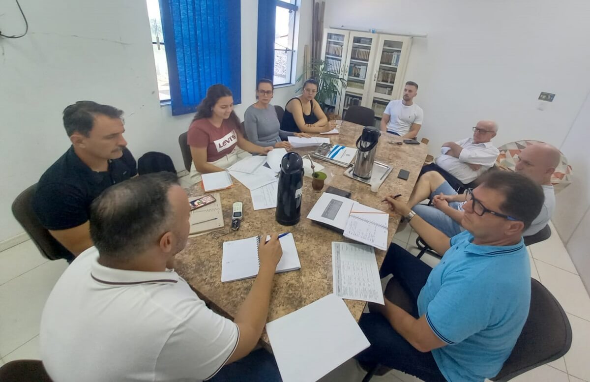 Capa Palmitinho: Reunião trata sobre investimentos em obras de infraestrutura