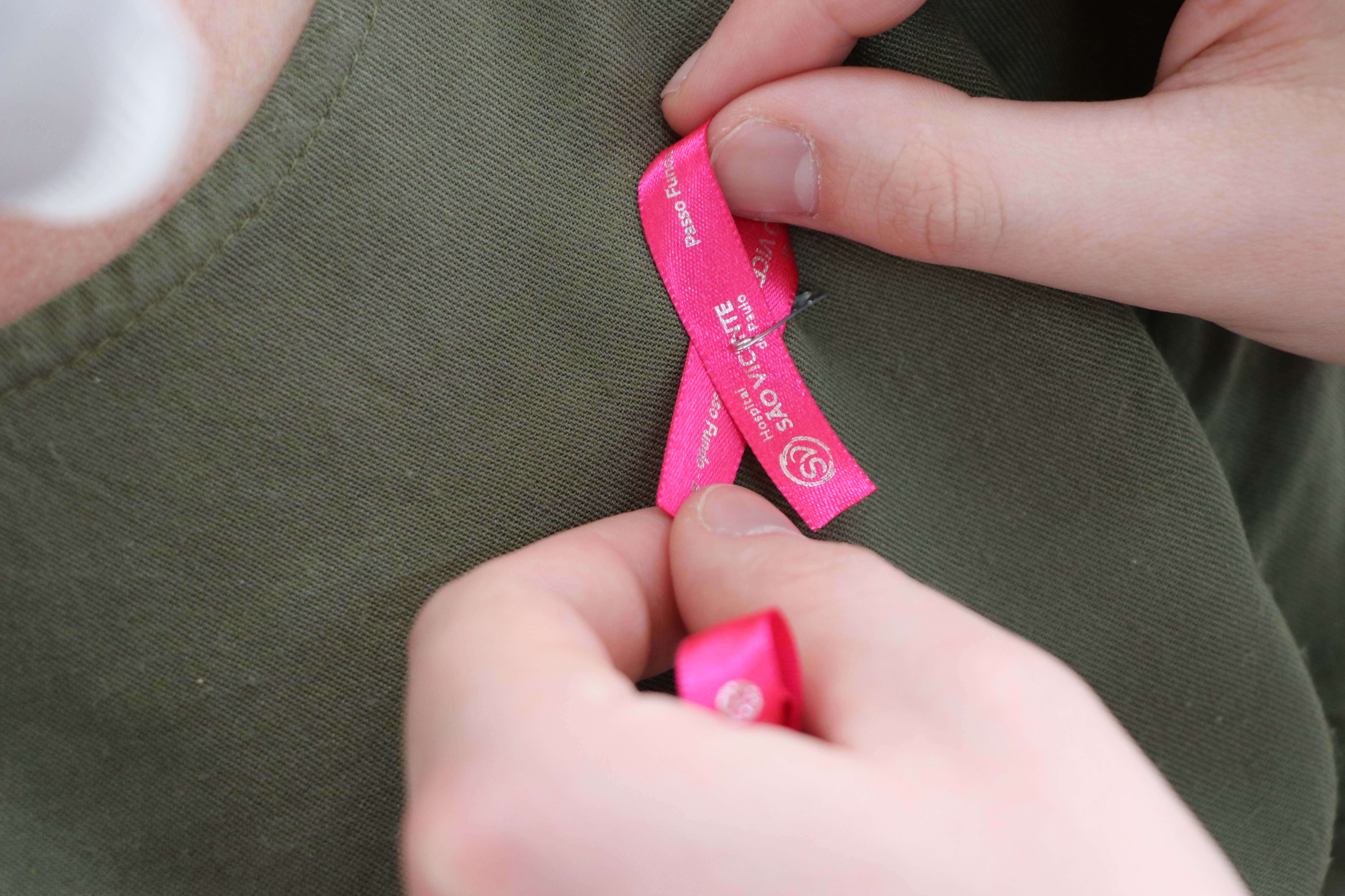 Capa Outubro Rosa reforça os cuidados com a saúde da população feminina