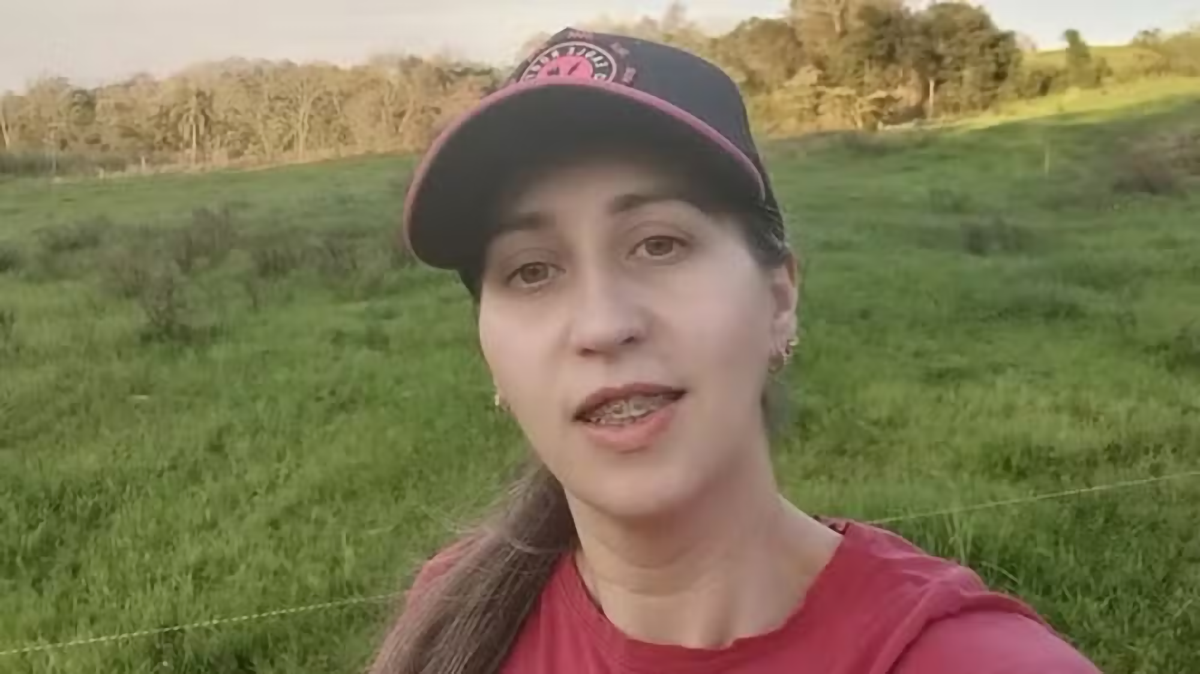 Capa Mulher de 38 anos é vítima de feminicídio após acionar botão do pânico no Oeste de SC