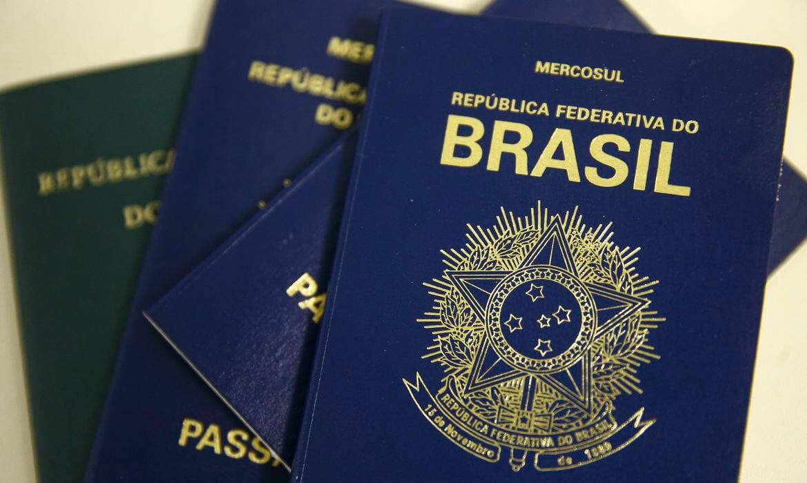 Capa PF suspende emissão de passaportes por falta de verbas