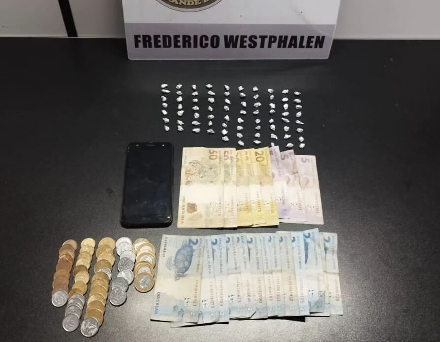 Capa BM prende dois homens por tráfico de drogas em Frederico Westphalen