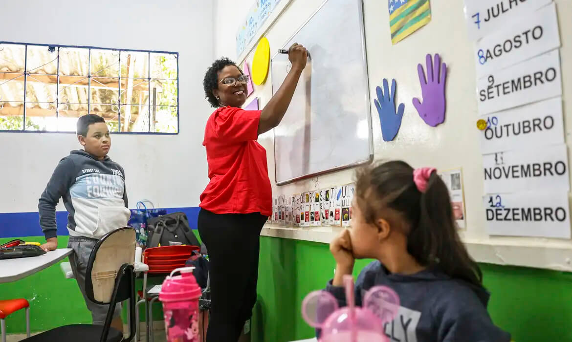 Capa Ministério da Educação publica regras para "Enem dos Professores"