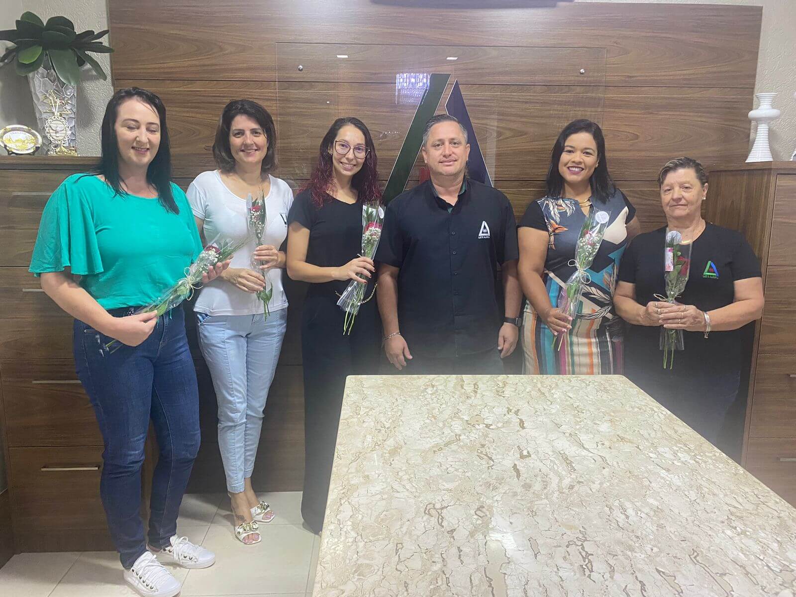 Capa Rede Complexo Luz e Alegria de Rádios celebra o Dia da Mulher