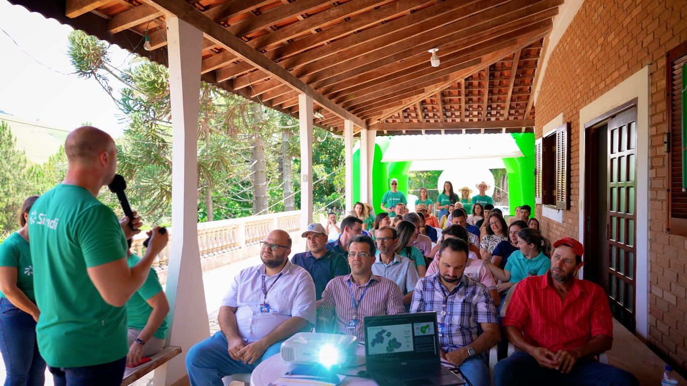 Capa Sicredi Conexão promove curso para produtores de leite em Itajubá/MG