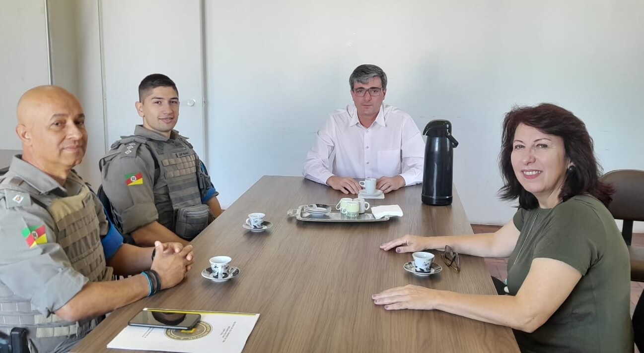 Capa Palmeira das Missões: Prefeitura e BM definem estratégias de segurança nas escolas