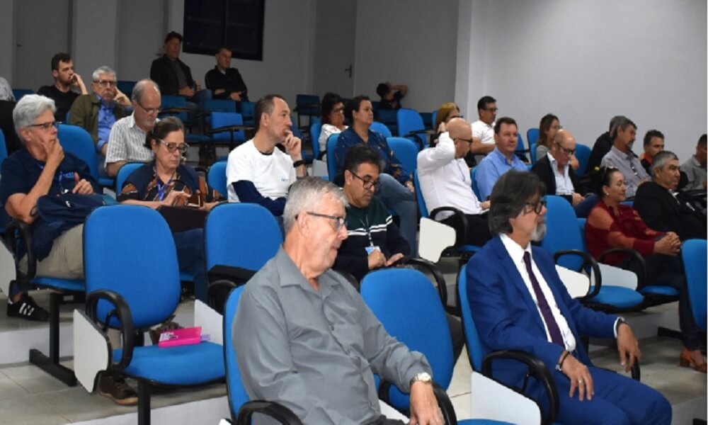 Capa Ametista do Sul: Município sedia workshop sobre mineração limpa