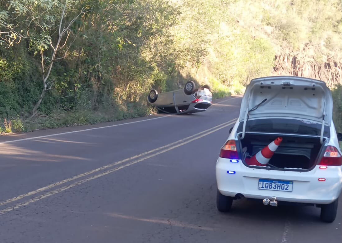 Capa Capotamento na RSC-472 deixa condutora ferida em Tenente Portela