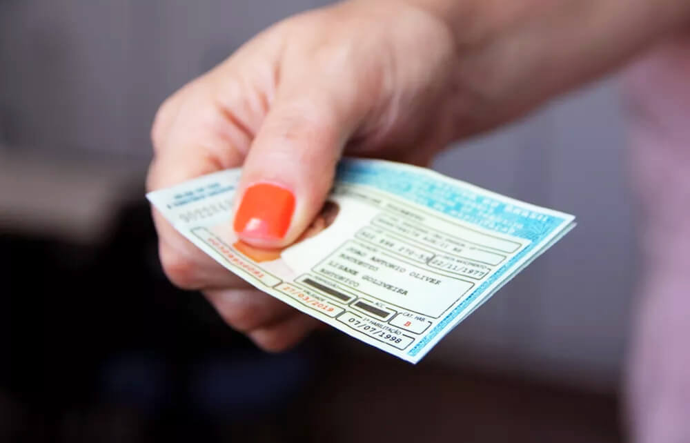 Capa Detran/RS realiza Processo Seletivo com salário de até R$ 10.800
