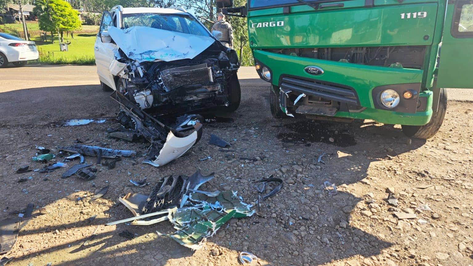 Capa Colisão entre carro e caminhão deixa uma pessoa ferida em Três Passos